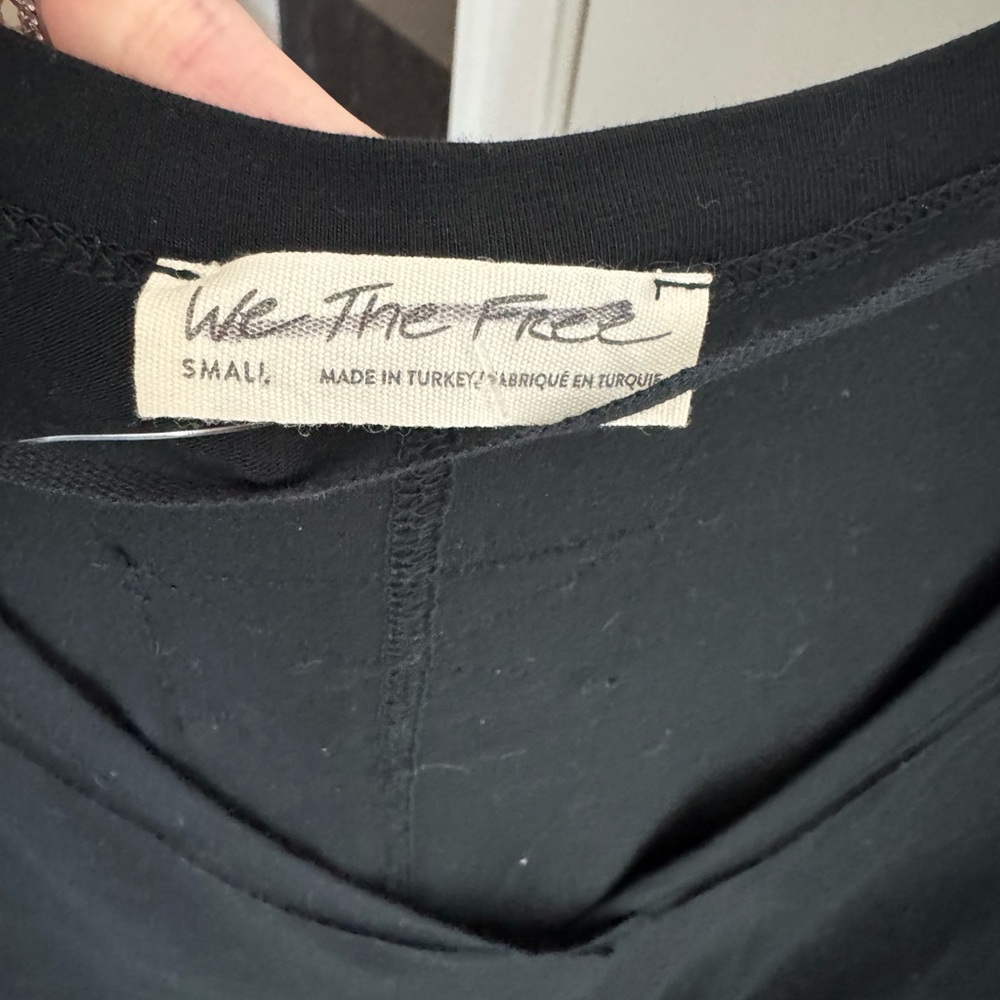 NWOT - WE THE FREE / Black V-Neck Long Sleeve Top - Picture 6 of 6